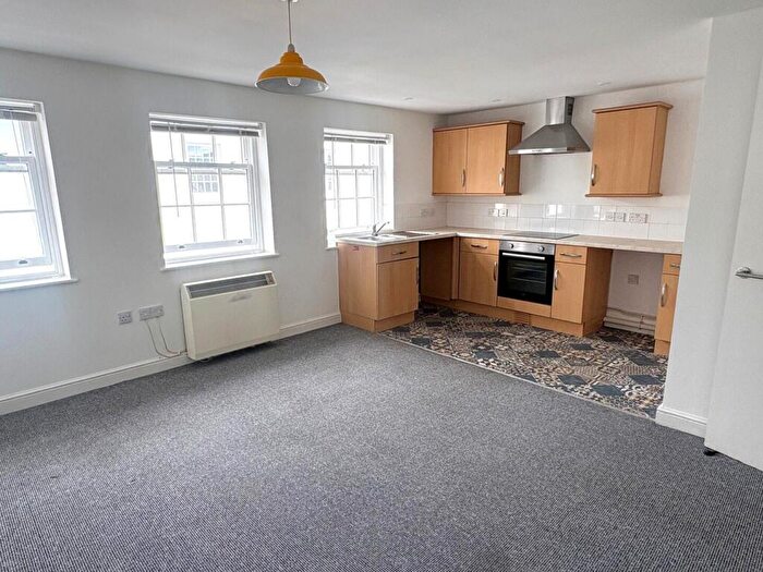 1 Bedroom House To Rent In Bampton Street, Tiverton, EX16