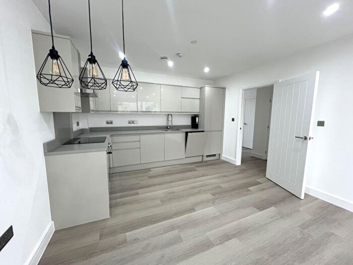 2 Bedroom Apartment To Rent In North Street, GU1