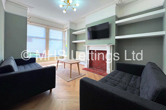 6 Bedroom Terraced House To Rent In Ash Road, Leeds, LS6