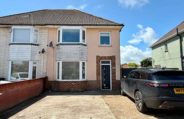 3 Bedroom Semi-Detached House For Sale In Conifer Grove, Gosport, PO13