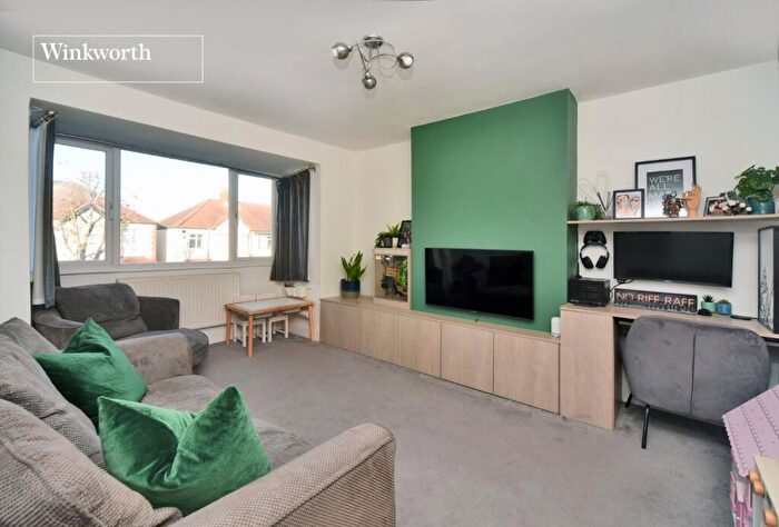 1 Bedroom Maisonette For Sale In Matlock Crescent, Cheam, Sutton, SM3