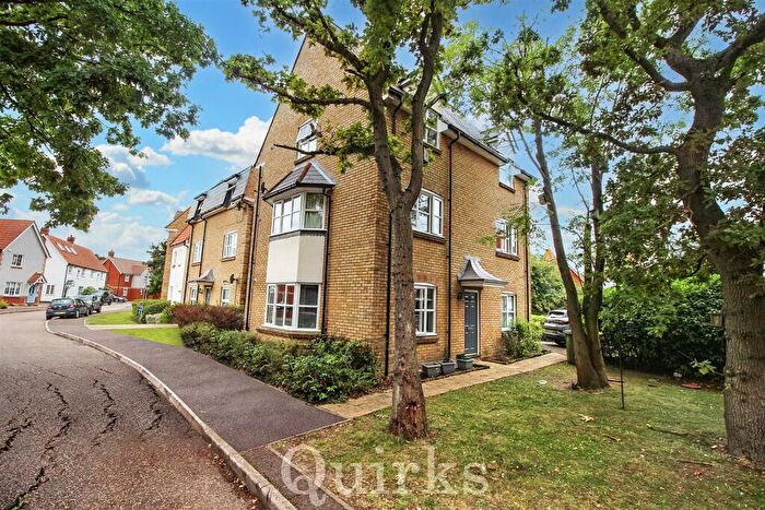2 Bedroom Apartment For Sale In Hazel Close, Noak Bridge, Basildon, SS15