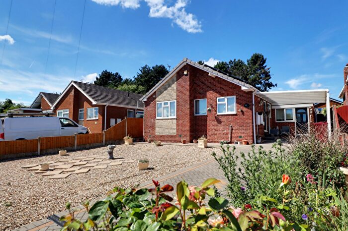 2 Bedroom Detached Bungalow For Sale In Talisman Drive, Scunthorpe, DN16