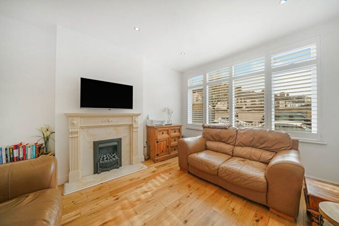 3 Bedroom Town House For Sale In Beverstone Road, Thornton Heath, CR7