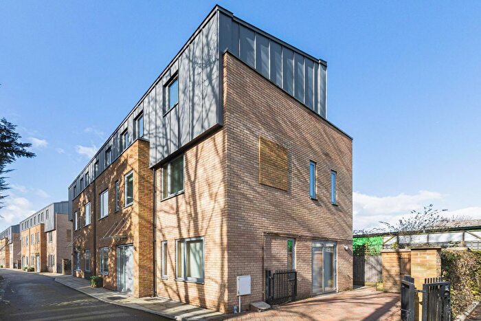 4 Bedroom Semi Detached House For Sale In Gibsons Place, Brentford, TW8