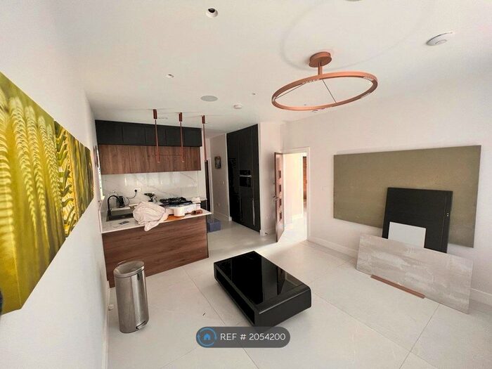 1 Bedroom Maisonette To Rent In Hillside Crescent, Northwood, HA6