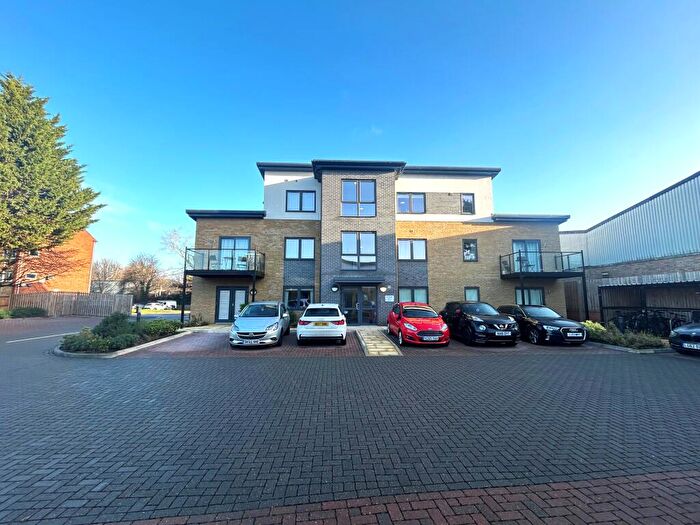 2 Bedroom Apartment To Rent In The Mead, Hitchin, SG5