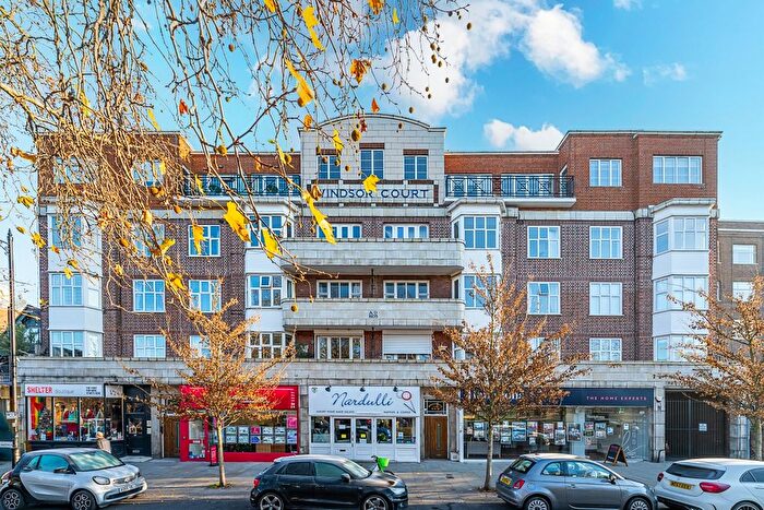 2 Bedroom Flat To Rent In The Pavement, London, SW4