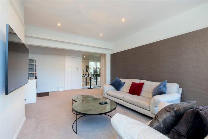 3 Bedroom Flat To Rent In Seymour Place, Marylebone, London, W1H
