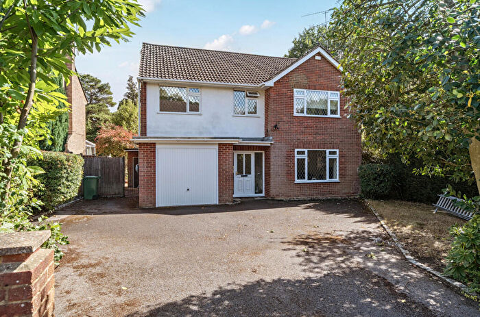 4 Bedroom Detached House For Sale In Iberian Way, Camberley, Surrey, GU15