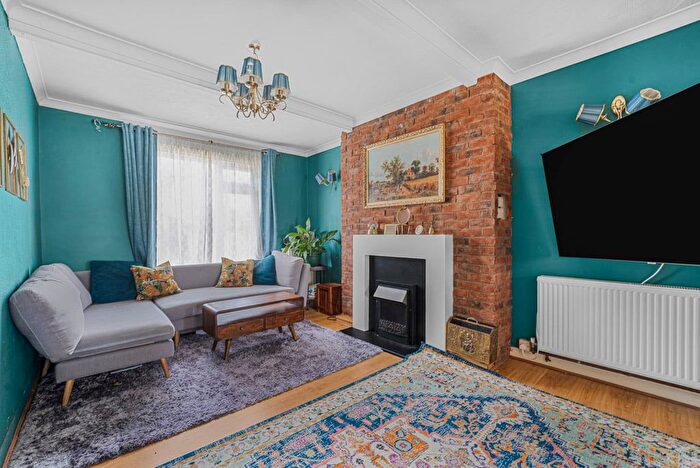 3 Bedroom Semi-Detached House For Sale In Northfield Road, Staines-Upon-Thames, TW18