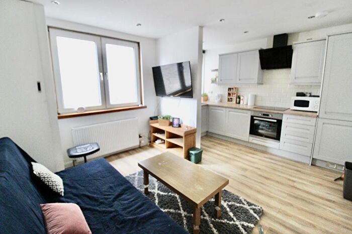 2 Bedroom Flat To Rent In John Street, Top Floor Right, AB25