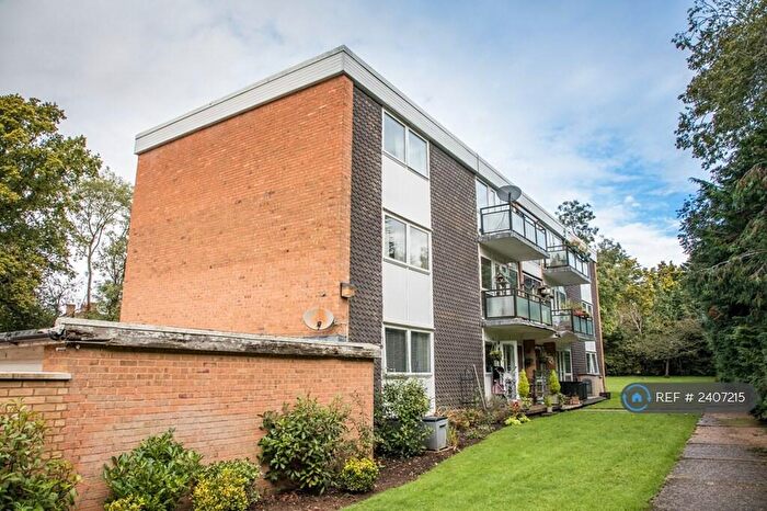 2 Bedroom Flat To Rent In West End Lane, Stoke Poges, Slough, SL2