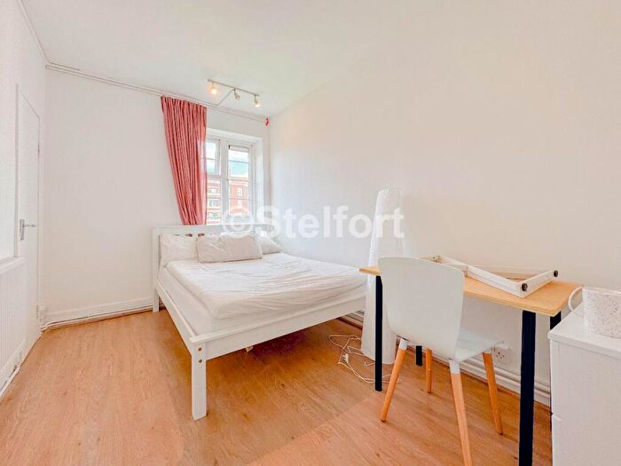 3 Bedroom Flat To Rent In Lorraine Court, Clarence Way, London, NW1