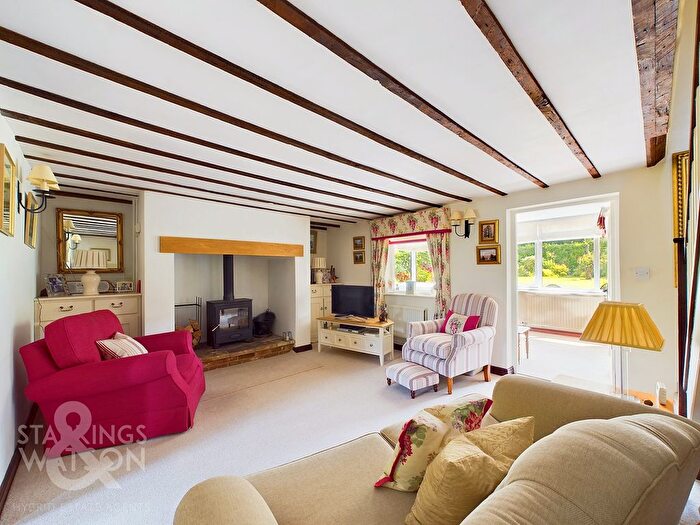 2 Bedroom Cottage For Sale In Reedham Road, Freethorpe, Norwich, NR13