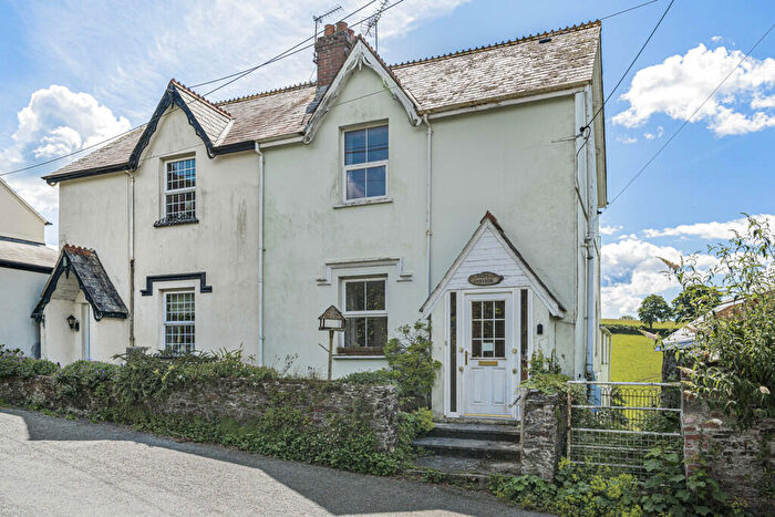 2 Bedroom Cottage For Sale In Whitchurch, Tavistock, PL19