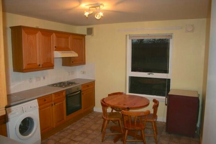 2 Bedroom Flat To Rent In Duff Street, Edinburgh, EH11