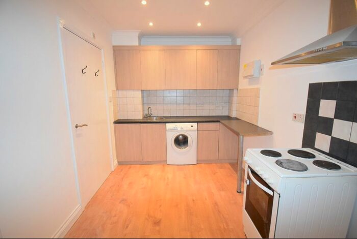 1 Bedroom Flat To Rent In New Cross Road, London, SE14