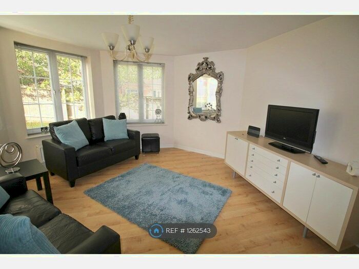 2 Bedroom Flat To Rent In Addy Close, Balby, Doncaster DN4