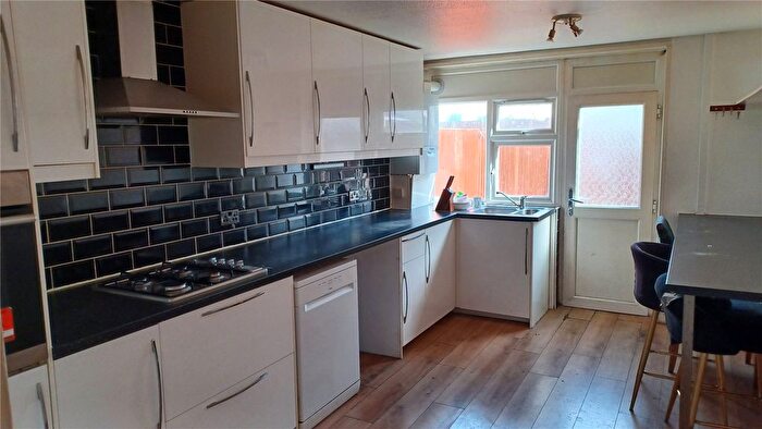4 Bedroom Maisonette To Rent In Brunswick Road, Sutton, SM1