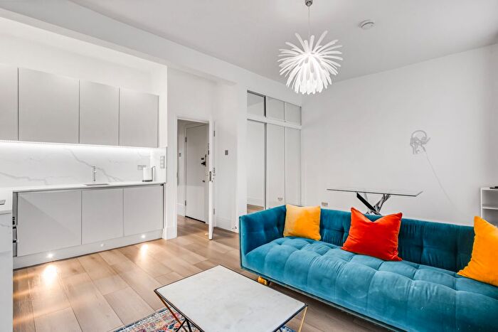 1 Bedroom Flat To Rent In Inverness Terrace, Bayswater, W2