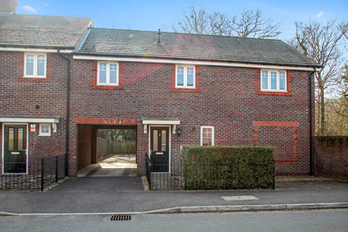 2 Bedroom Flat To Rent In Crawley, RH10