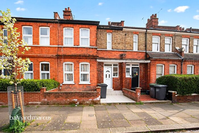 3 Bedroom Terraced House For Sale In Hewitt Avenue, London, N22