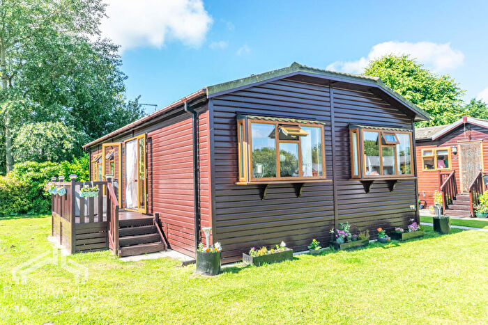 2 Bedroom Lodge For Sale In Lawnsdale Park, Conifer Crescent, Moss Side, FY8