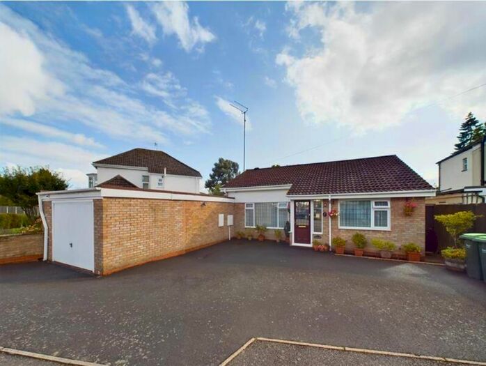 2 Bedroom Bungalow To Rent In Forest Road, Oldbury, B68