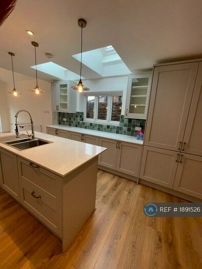 2 Bedroom Semi-Detached House To Rent In Honiton Road, Romford, RM7