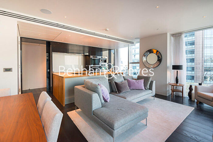 2 Bedroom Apartment To Rent In The Heron, Moorgate, London, EC2Y