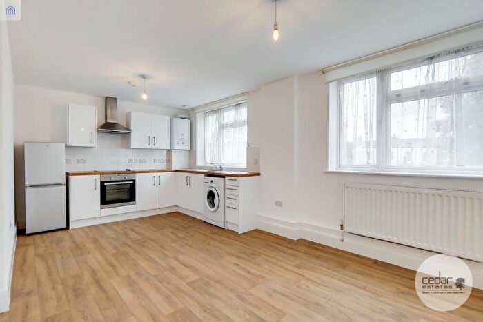 2 Bedroom Flat To Rent In Ashford Road, Cricklewood, NW2