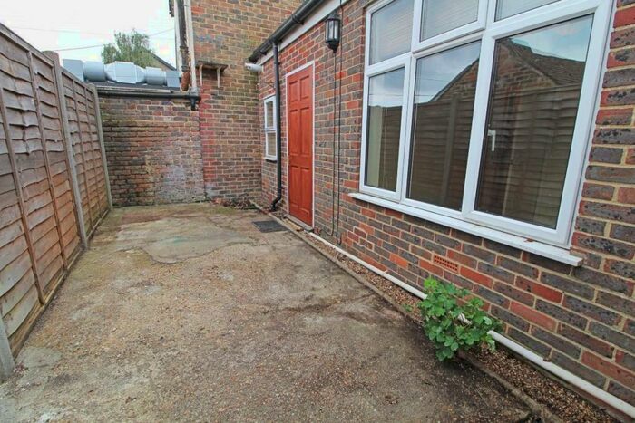 1 Bedroom Flat To Rent In Valebridge Road, Burgess Hill, RH15