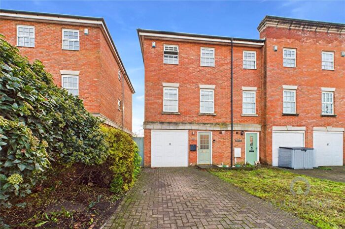 4 Bedroom End Of Terrace House For Sale In Fusilier Way, Weedon, Northamptonshire, NN7