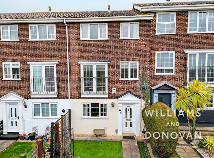 4 Bedroom Town House For Sale In The Terrace, South Benfleet, SS7