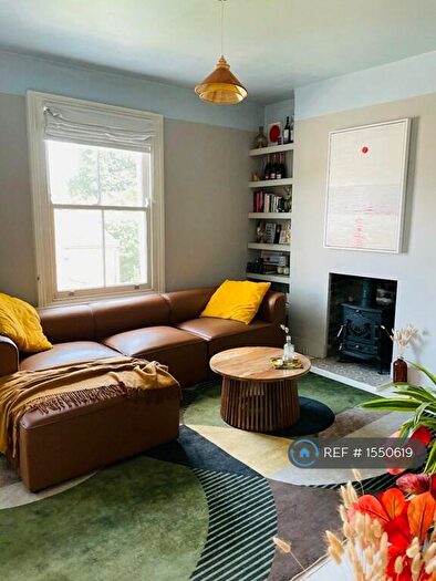 2 Bedroom Flat To Rent In Brooke Road, London, N16