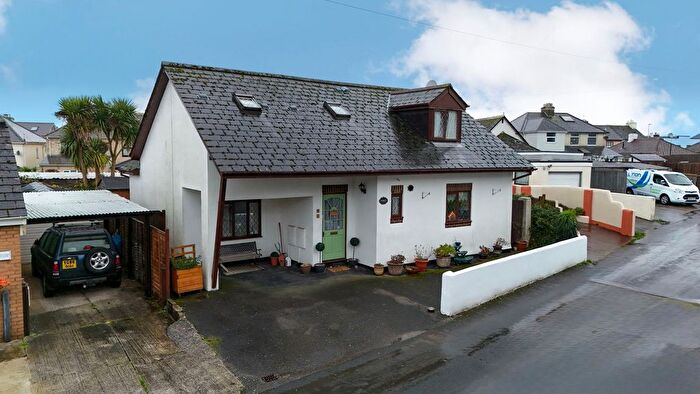 4 Bedroom Bungalow For Sale In Football Lane, Kingsteignton, Newton Abbot, TQ12