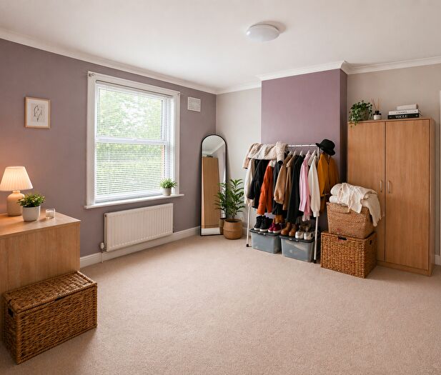 2 Bedroom Terraced House For Sale In Salisbury Grove, Leeds, LS12