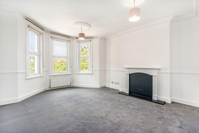 2 Bedroom Apartment For Sale In Mill Lane, London, NW6