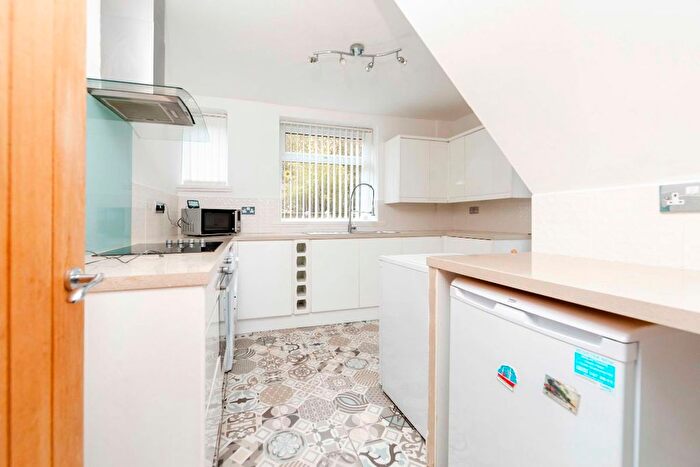 3 Bedroom Semi-Detached House For Sale In Maen Ganol, Trelewis, Treharris, CF46