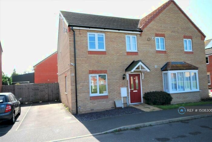 3 Bedroom Semi-Detached House To Rent In Viscount Close, Pinchbeck, Spalding, PE11