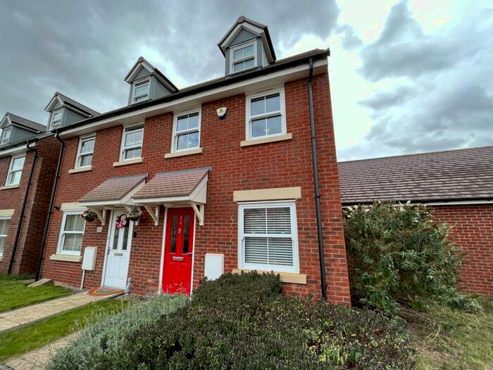 3 Bedroom Semi-Detached House To Rent In Green Lane, Bedford, MK42