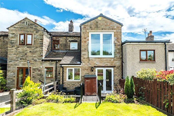 3 Bedroom Terraced House For Sale In Bradshaw Lane, Halifax, West Yorkshire, HX2