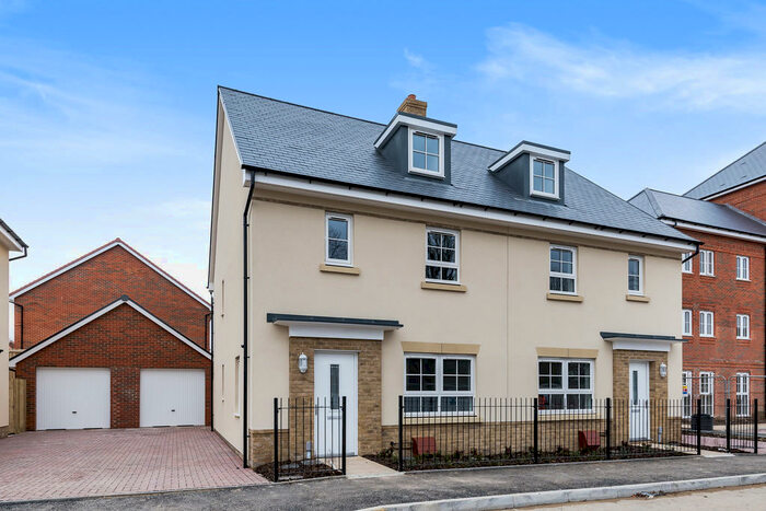 5 Bedroom Semi-Detached House To Rent In Wellesley, Aldershot, GU11