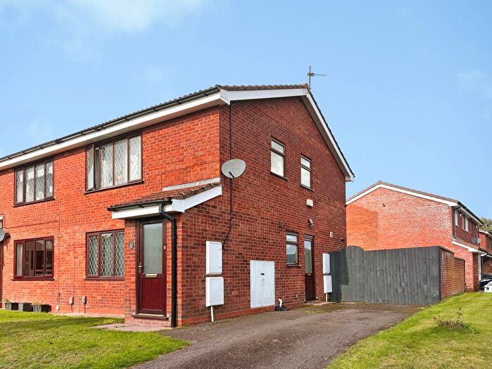 1 Bedroom Flat To Rent In Sandalwood Close, Willenhall, WV12