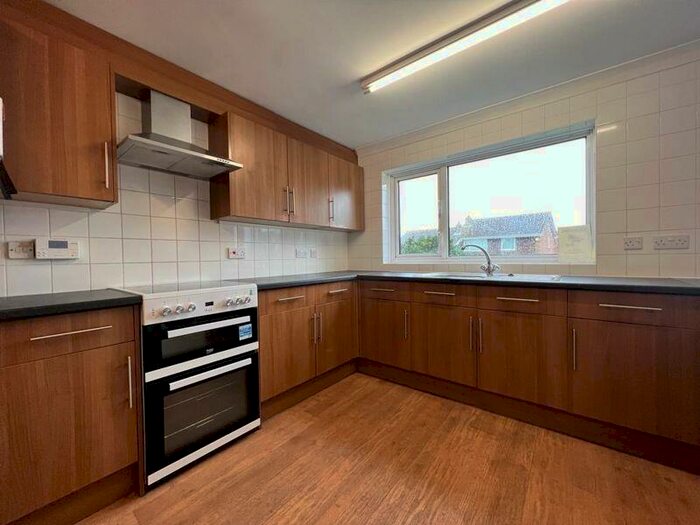 1 Bedroom Detached House To Rent In Shenfield Way, Brighton, BN1