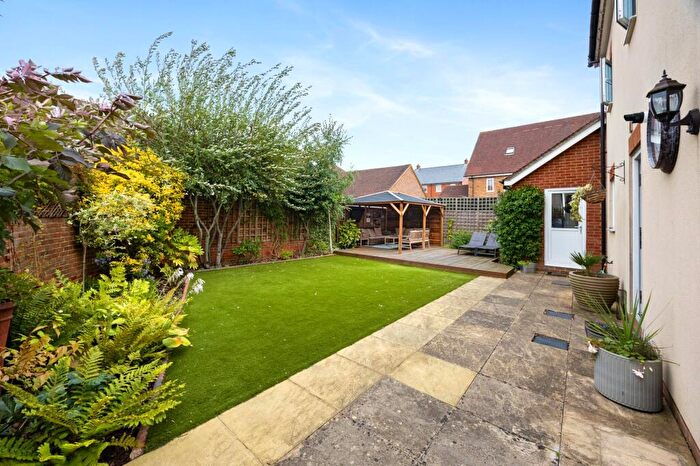 5 Bedroom Detached House For Sale In Newman Road, Horley, RH6