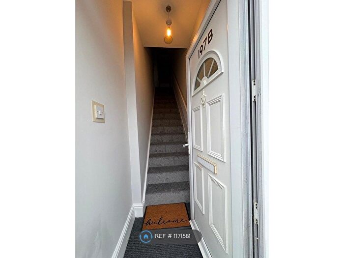 2 Bedroom Flat To Rent In Two Mile Hill Road, Bristol, BS15