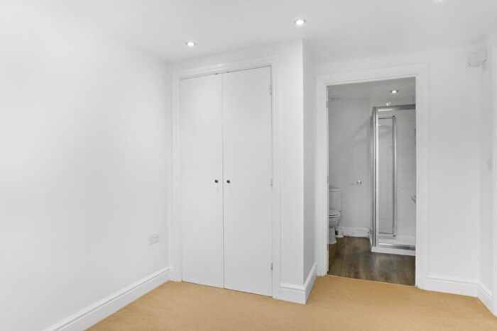 1 Bedroom Flat To Rent In Portland Terrace, Harvey Rd, Town Centre, Guildford, GU1