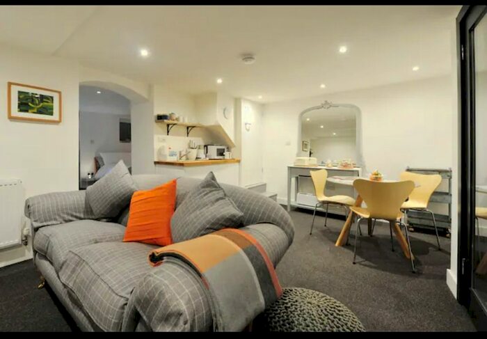 1 Bedroom Flat To Rent In High Street, Weston, Bath, BA1